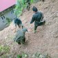 Khắc phục sạt lở đất do mưa lớn trên địa bàn xã Phú Lệ